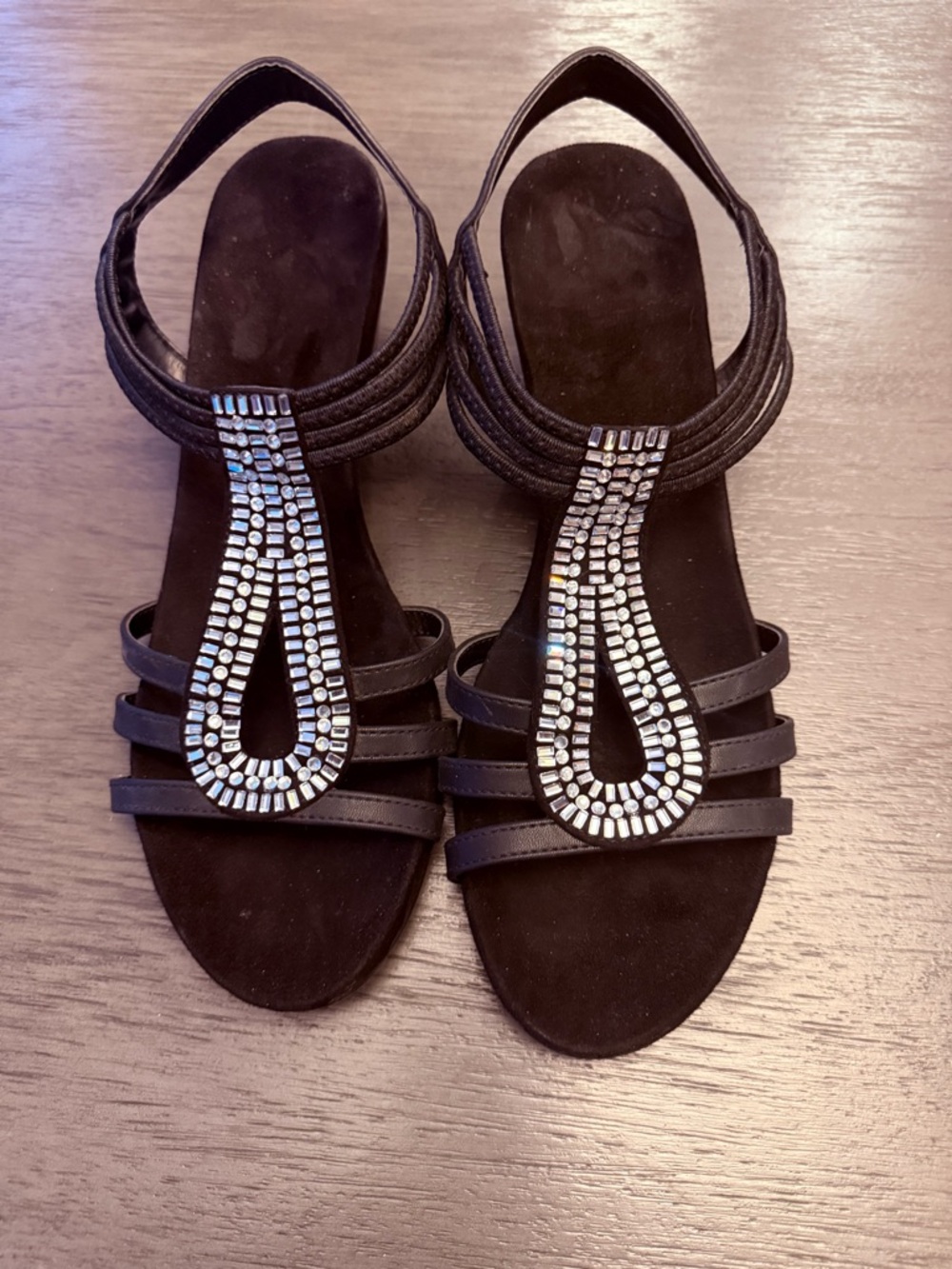 Tscoyuki Women's Valya Low Wedge Size 9